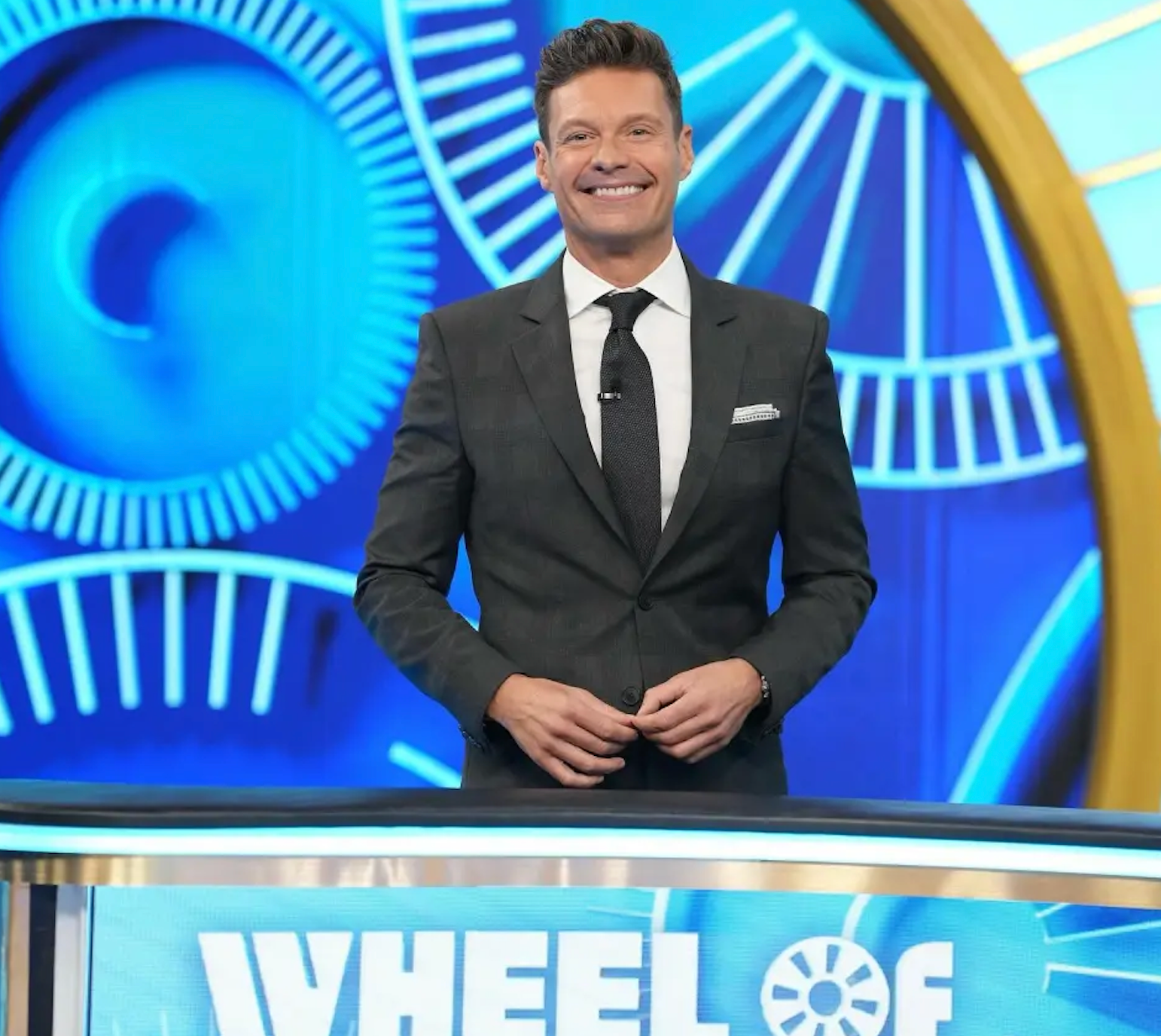 Giá trị tài sản ròng của Ryan Seacrest thật đáng kinh ngạc