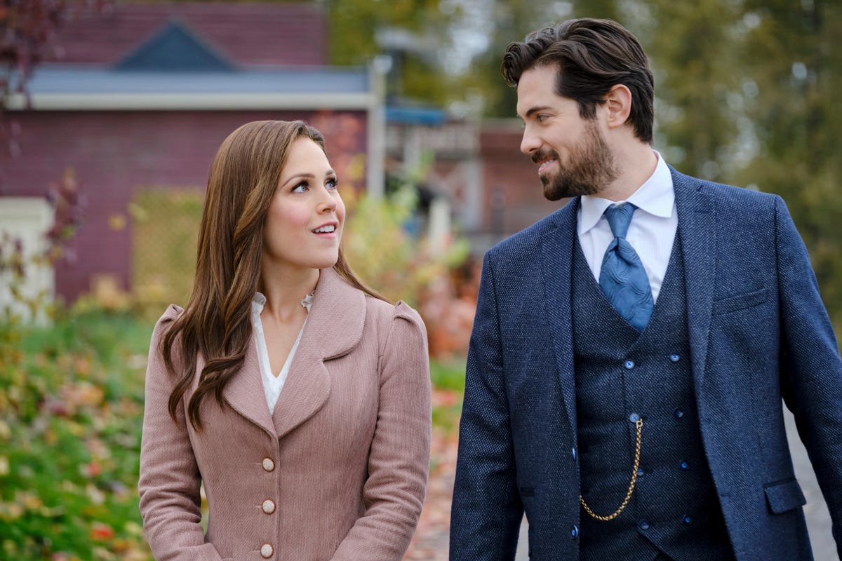 preview for Meet the “When Calls the Heart” Cast