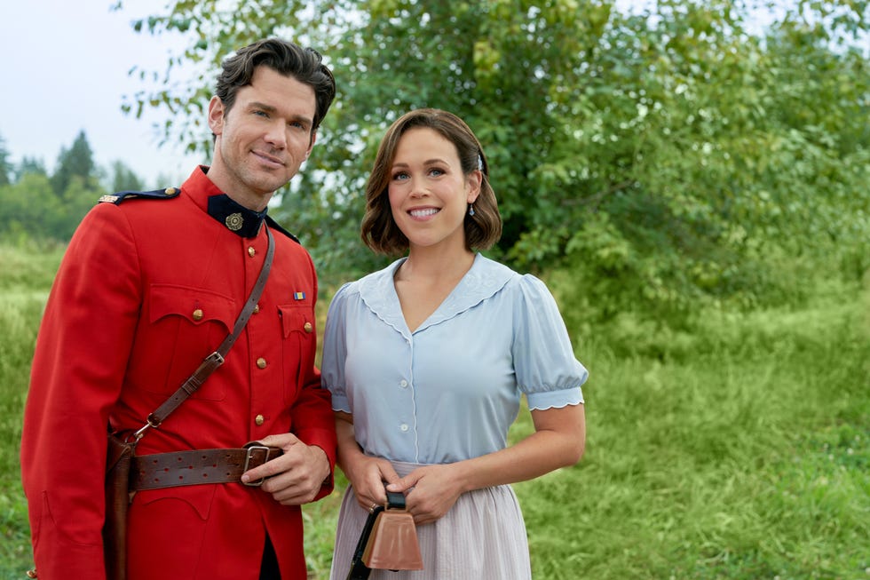 Erin Krakow Talks 'When Calls the Heart' Season 11 and Elizabeth's ...