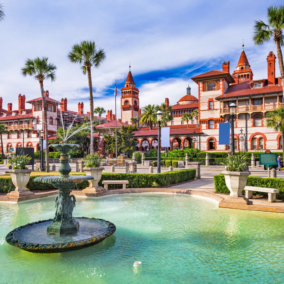 town square and fountain in st augustine florida