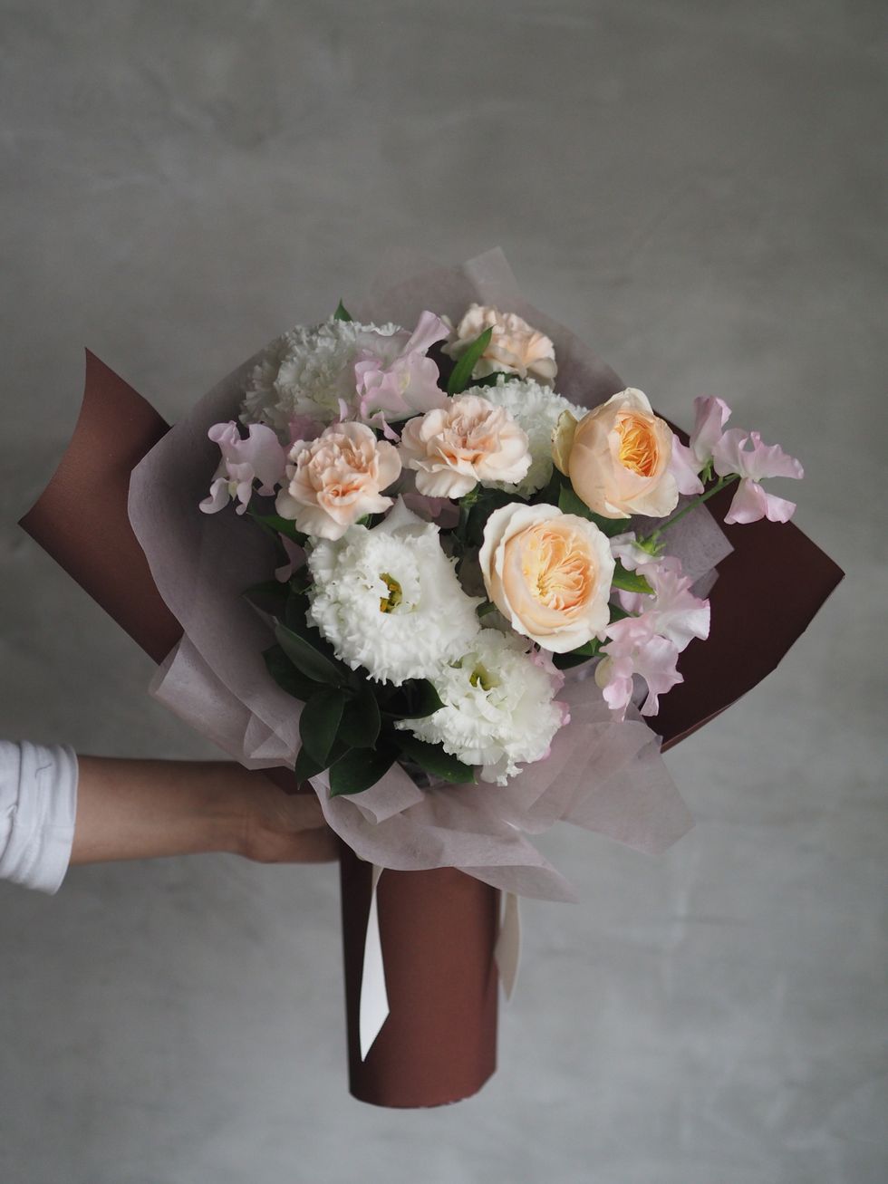 母親節送禮花束推薦！絕美永生康乃馨玫瑰花、浪漫胭脂粉藍玫瑰打動媽媽的心
