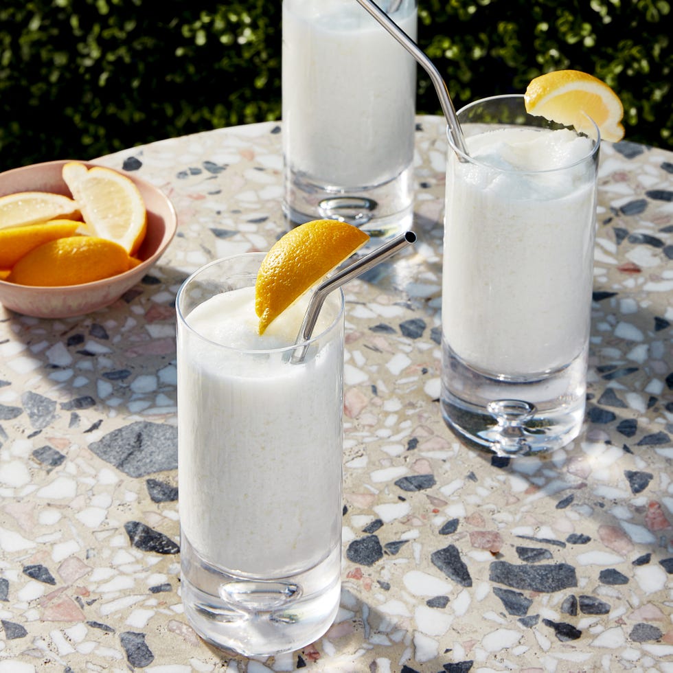 frosty, blended lemonade with lemon slices