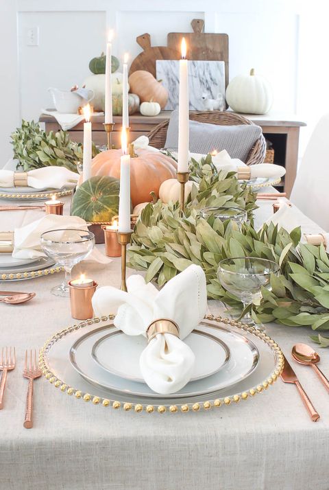 white and green thanksgiving table decor