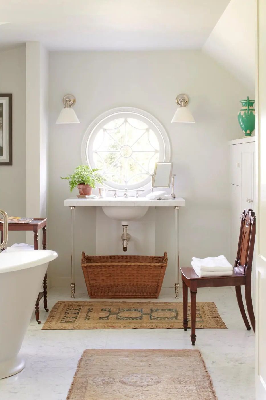 Little Luxury: 30 Bathrooms That Delight with a Side Table for the