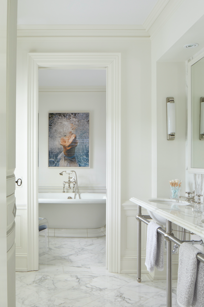 30 Stunning White Bathrooms How to Use White Tile and Fixtures in Bathrooms