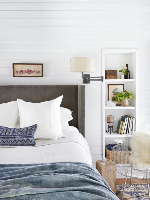 white bedroom-dark upholstered headboard
