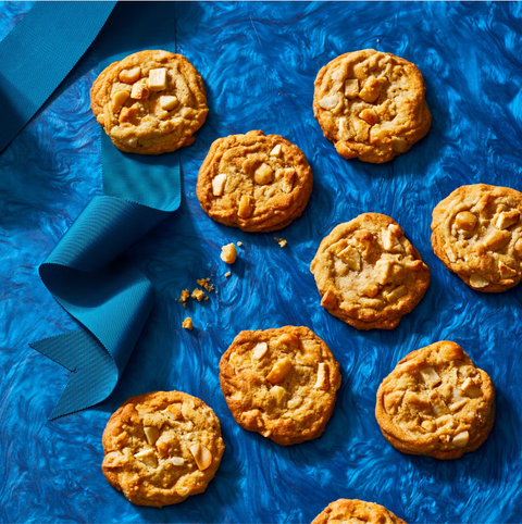 white chocolate macadamia cookies