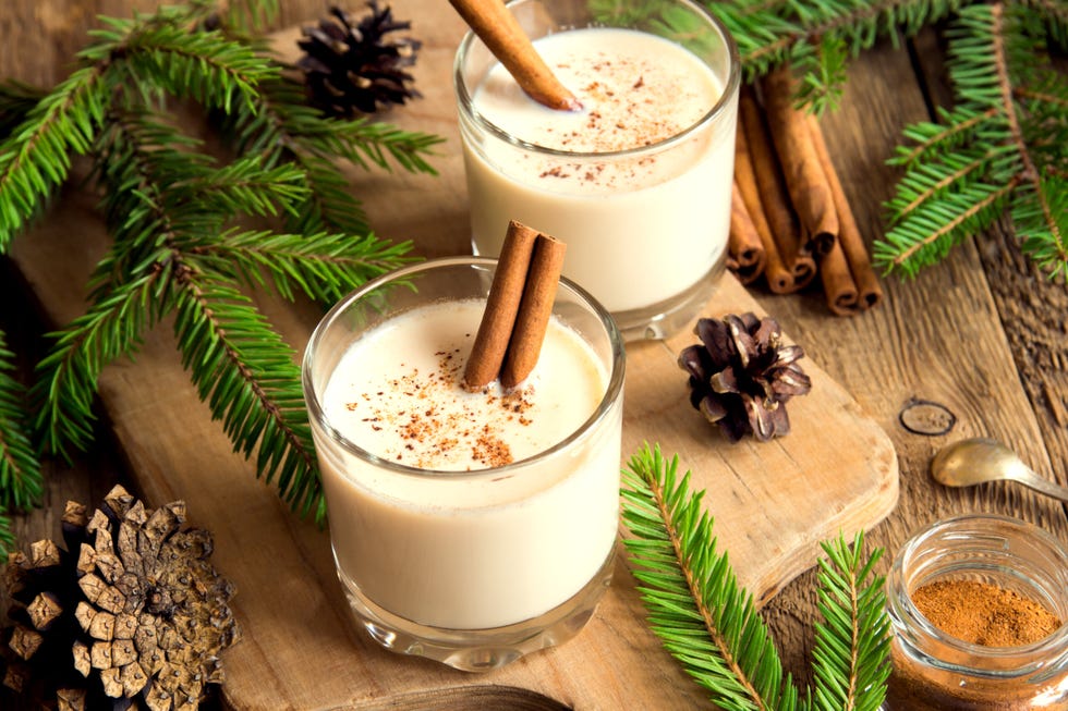 eggnog with cinnamon for cristmas and winter holidays