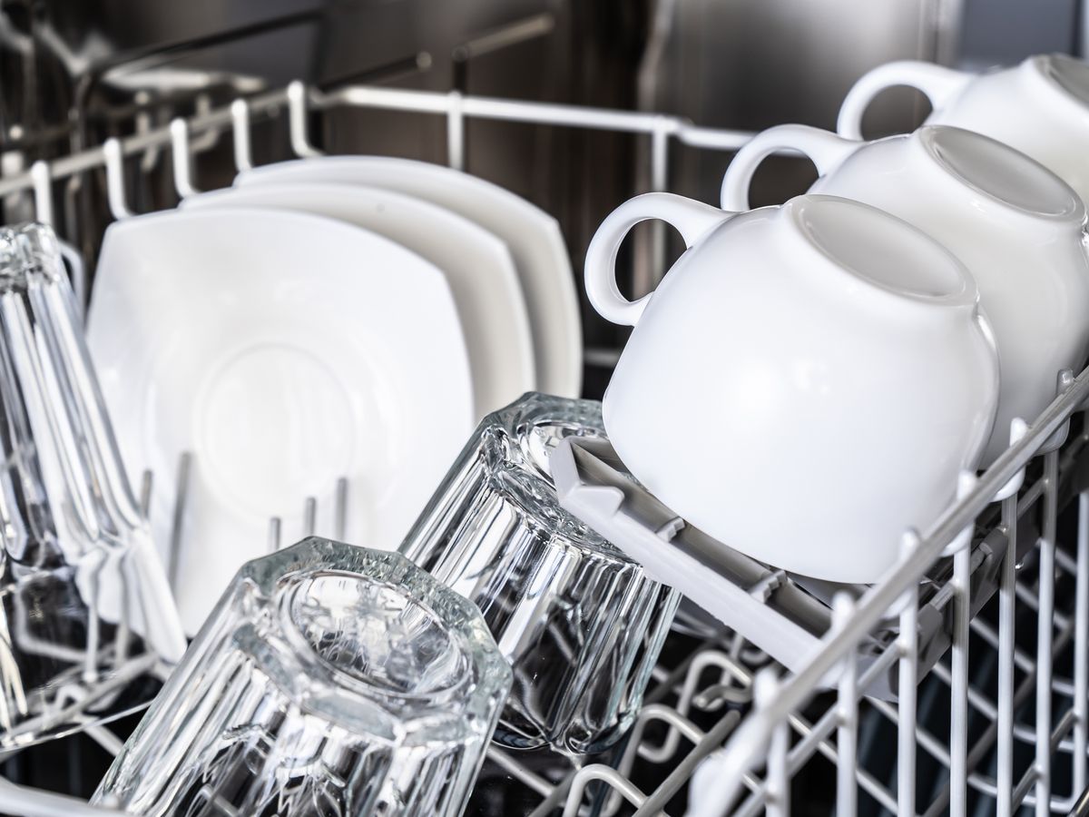 Eco-Friendly Kitchen: Dishwasher or Hand Washing?