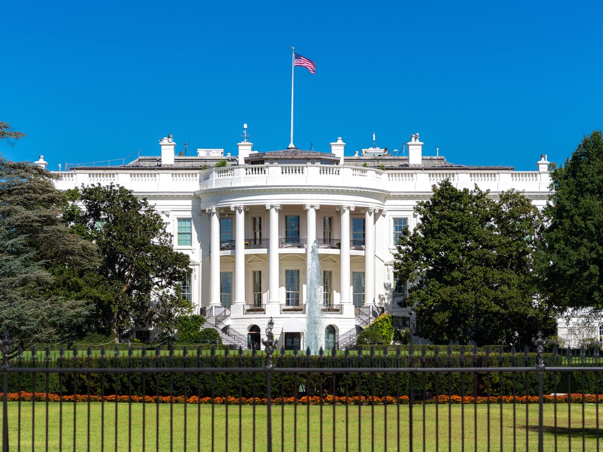 White House Move-In: Presidents Have Just 5 Hours to Move Into the White  House