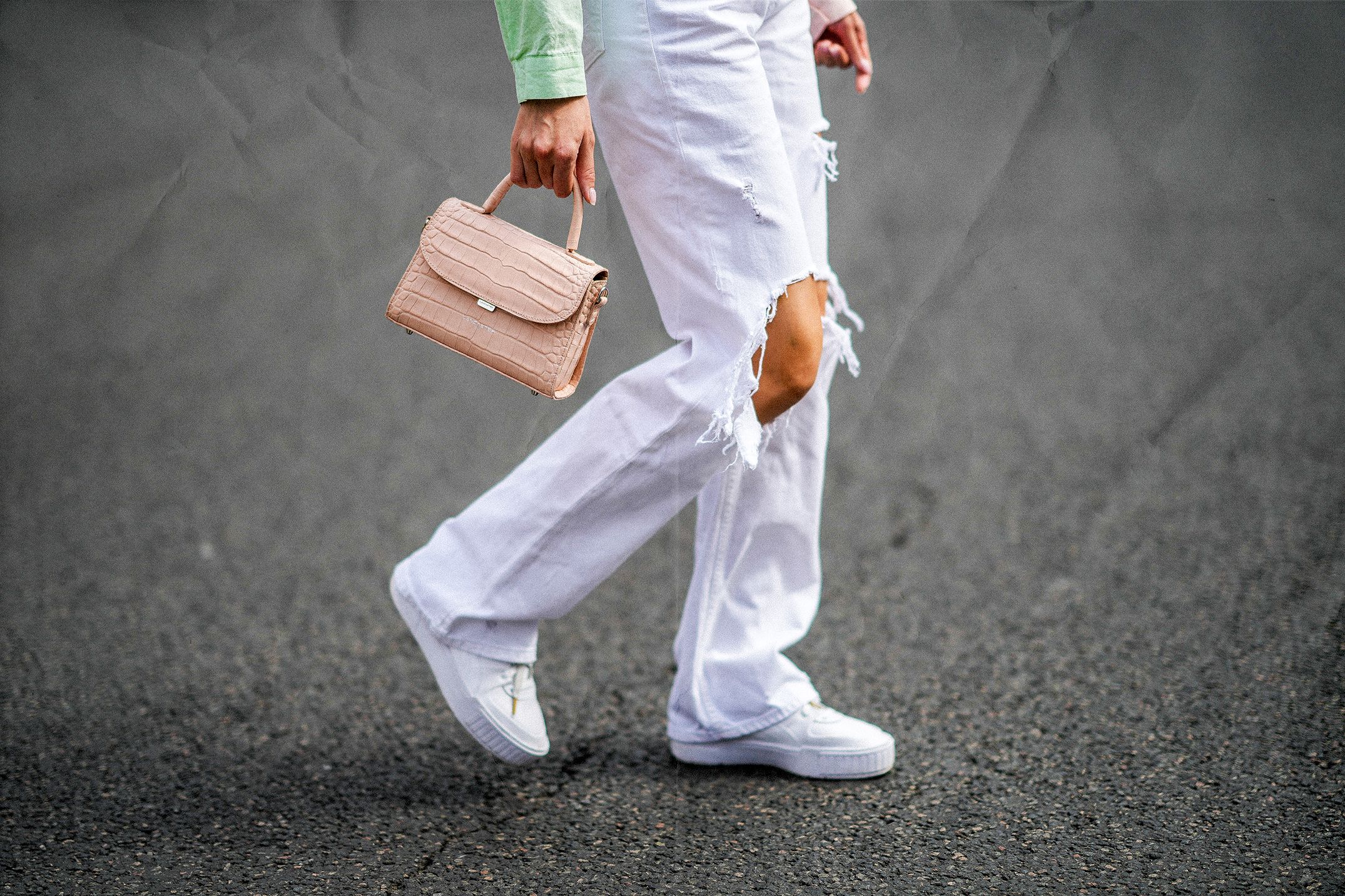 What To Wear Wednesday: White Jeans Outfits - the Flexman Flat