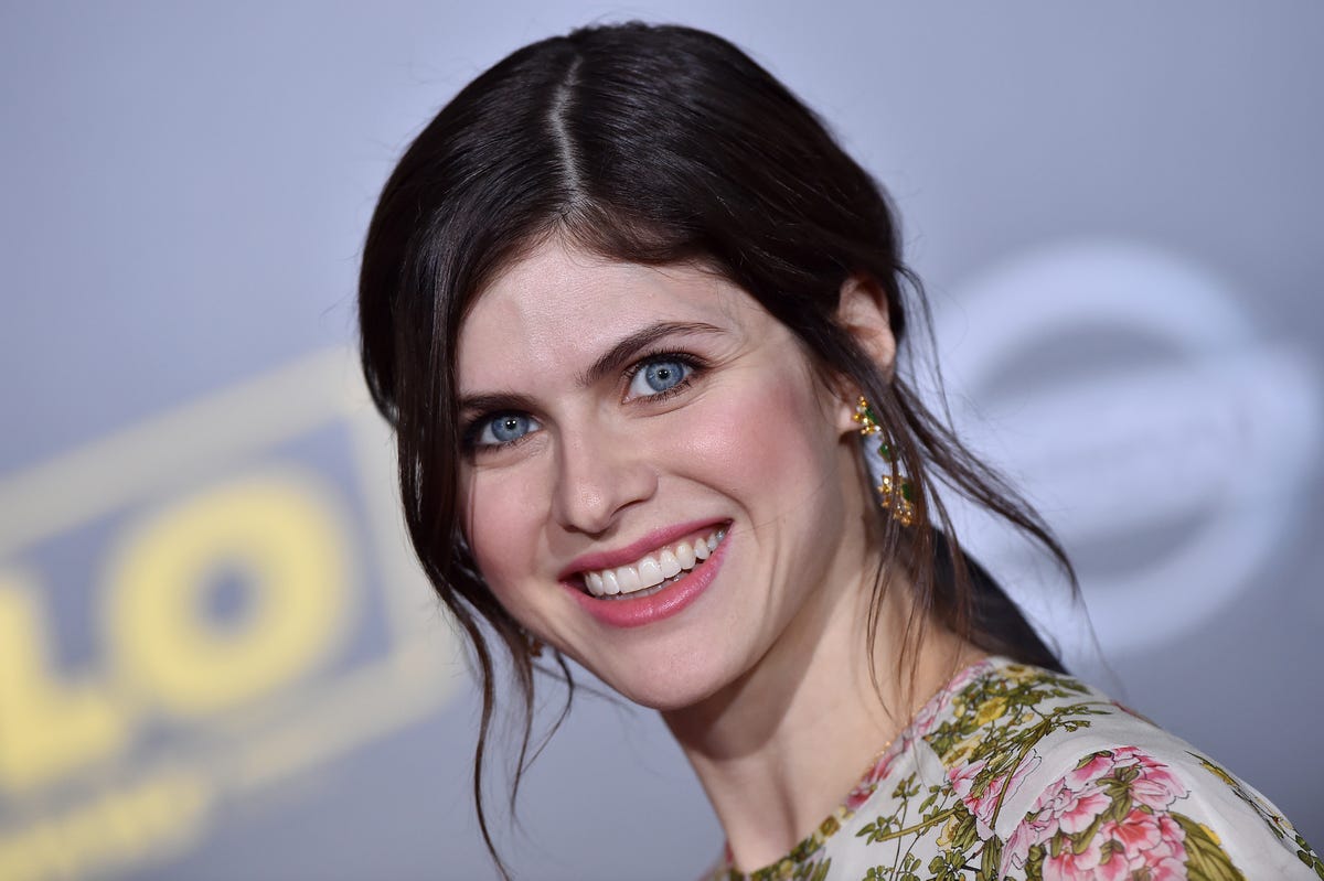 See The White Lotus Star Alexandra Daddario Wore The Most Surprising Backless Dress 2011