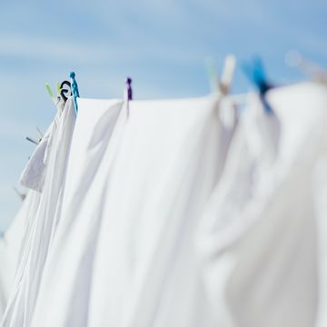 why you should always dry bed sheets outside, according to the experts