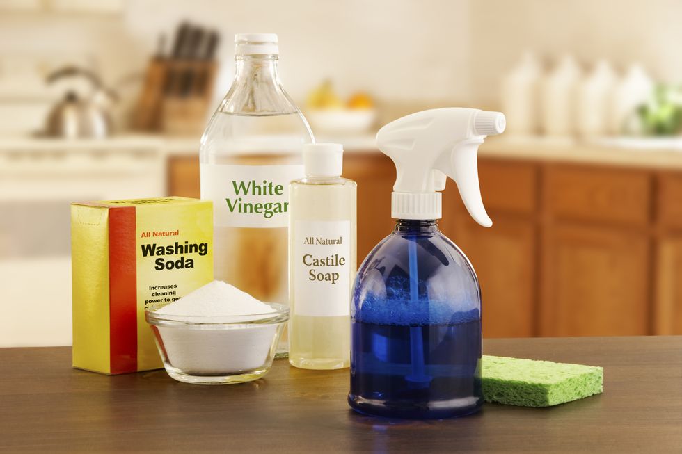 White vinegar cleaning products
