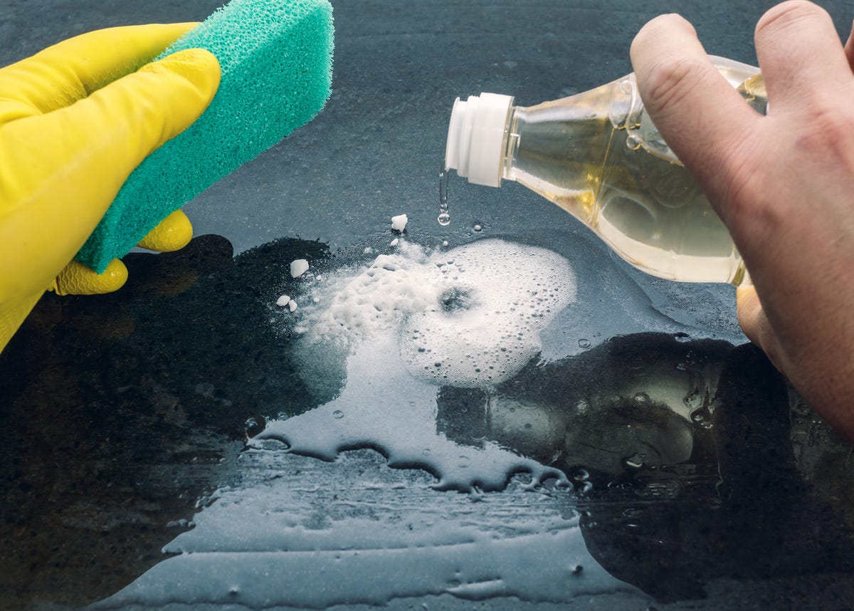 preview for 3 Ways to Make Scented Vinegar Cleaners