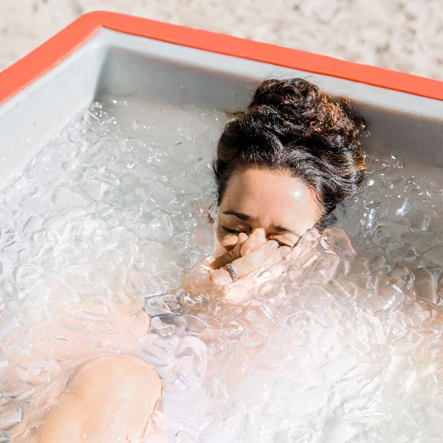 8 Cold Plunge Benefits For Physical, Mental Health From Experts