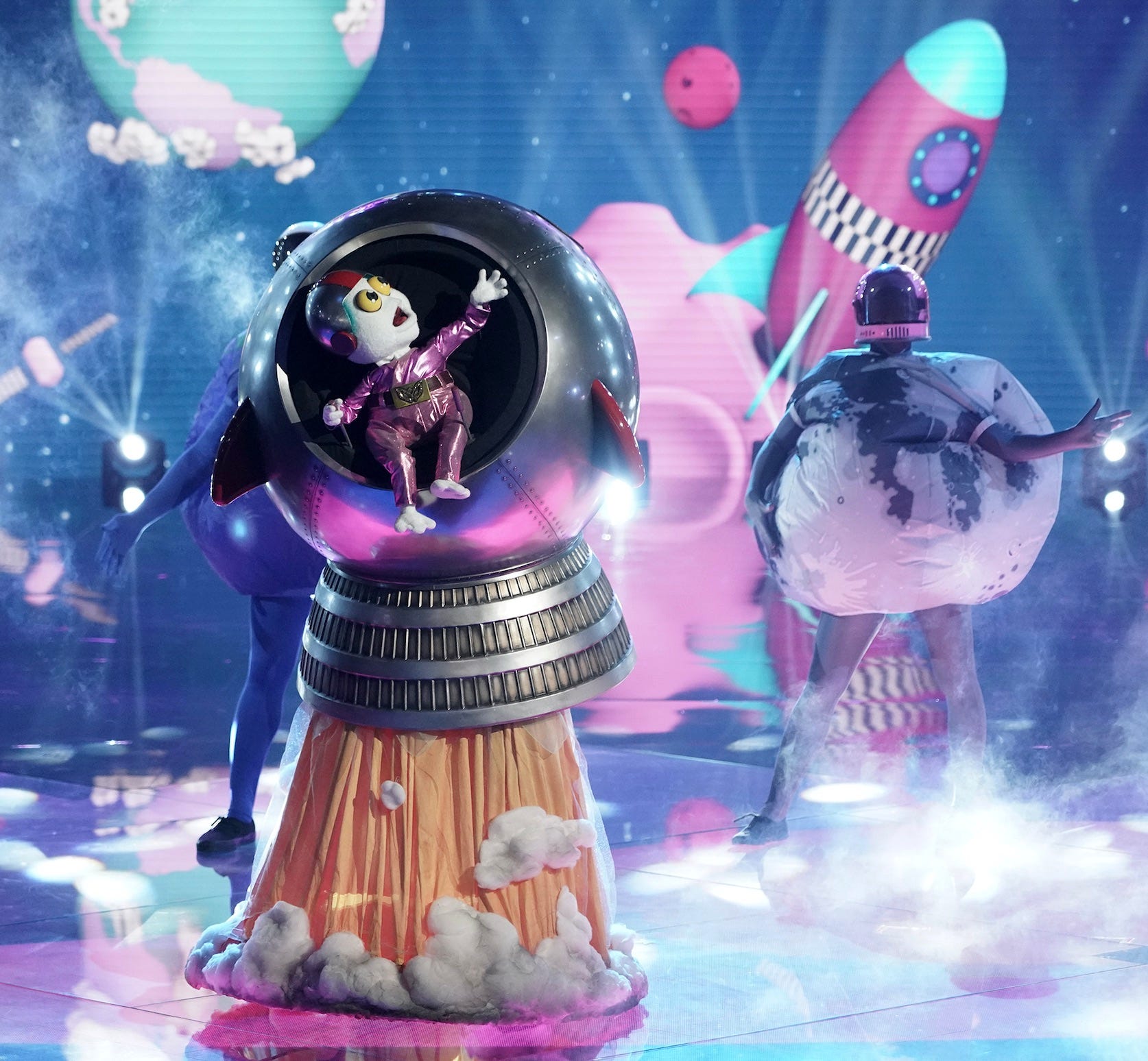 UFO on 'The Masked Singer' was out of this world. Who is she? 