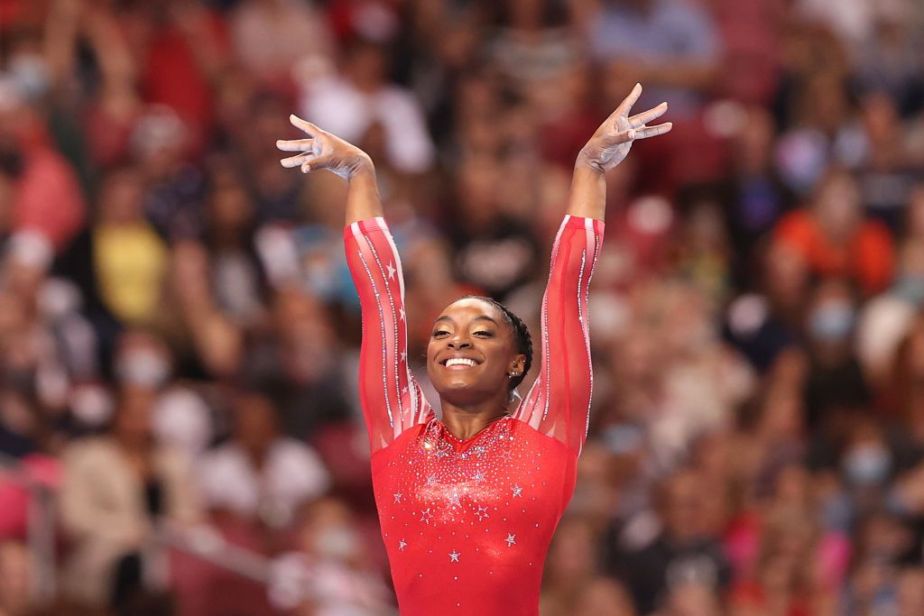 Simone Biles wins 6th all-around title, becomes most decorated gymnast in  history - ABC News