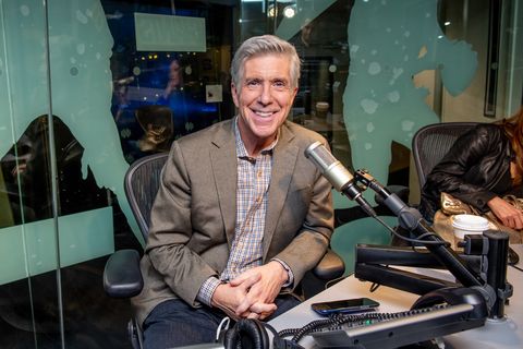  who-is-the-taco-masked-singer-tom-bergeron 