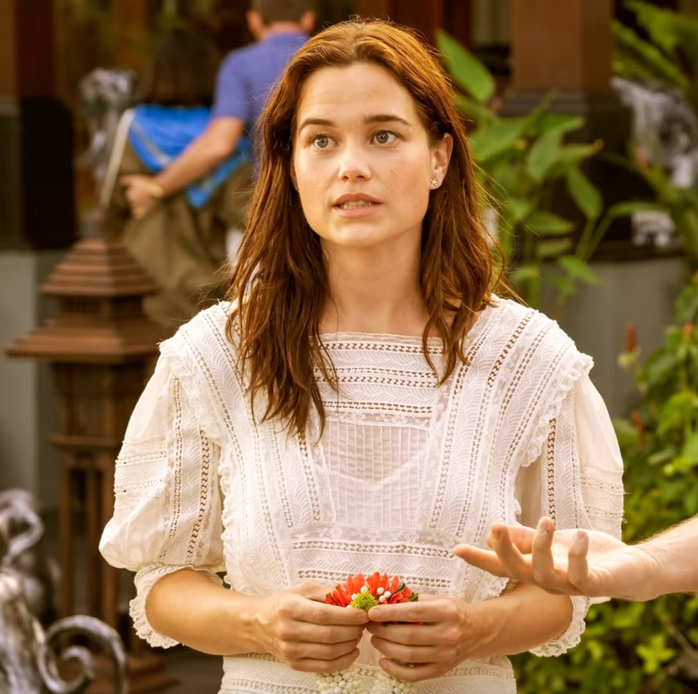 Sarah Catherine Hook Who plays Piper in The White Lotus? Meet Sarah Catherine Hook