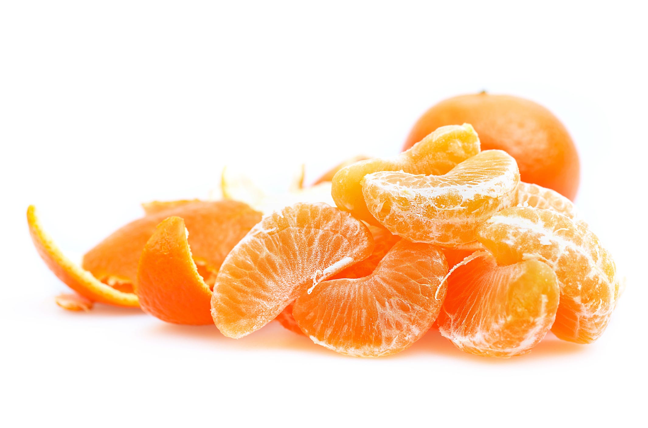 Whole tangerine and wedges