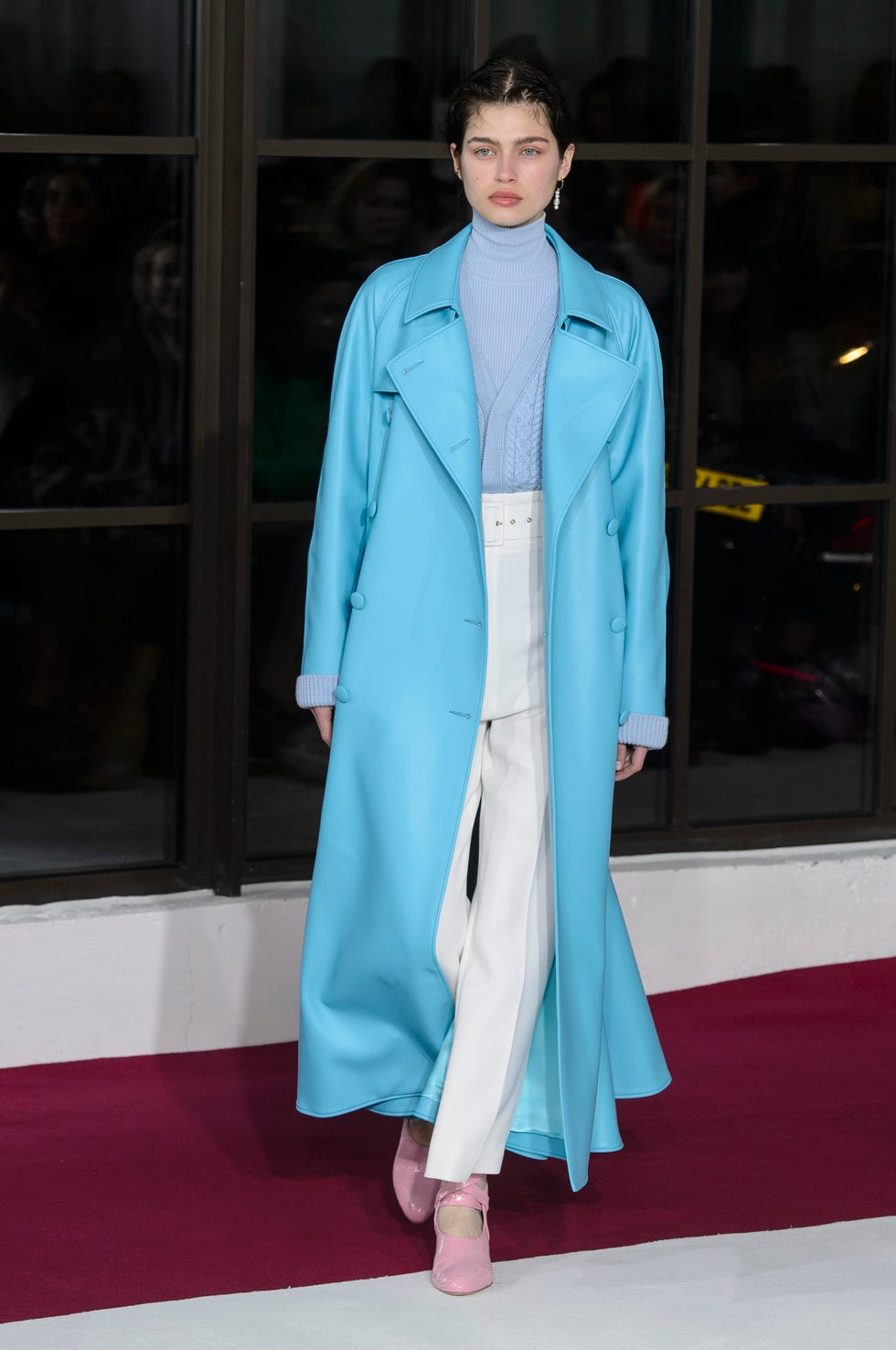 Fashion, Clothing, Fashion show, Haute couture, Fashion model, Outerwear, Fashion design, Formal wear, Runway, Coat, 
