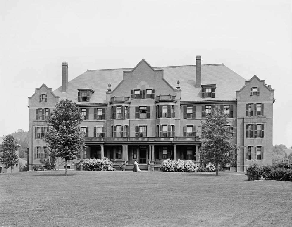 Wilder Hall, Mount Holyoke College, South Hadley, Massachusetts, USA, Detroit Publishing Company, 1900