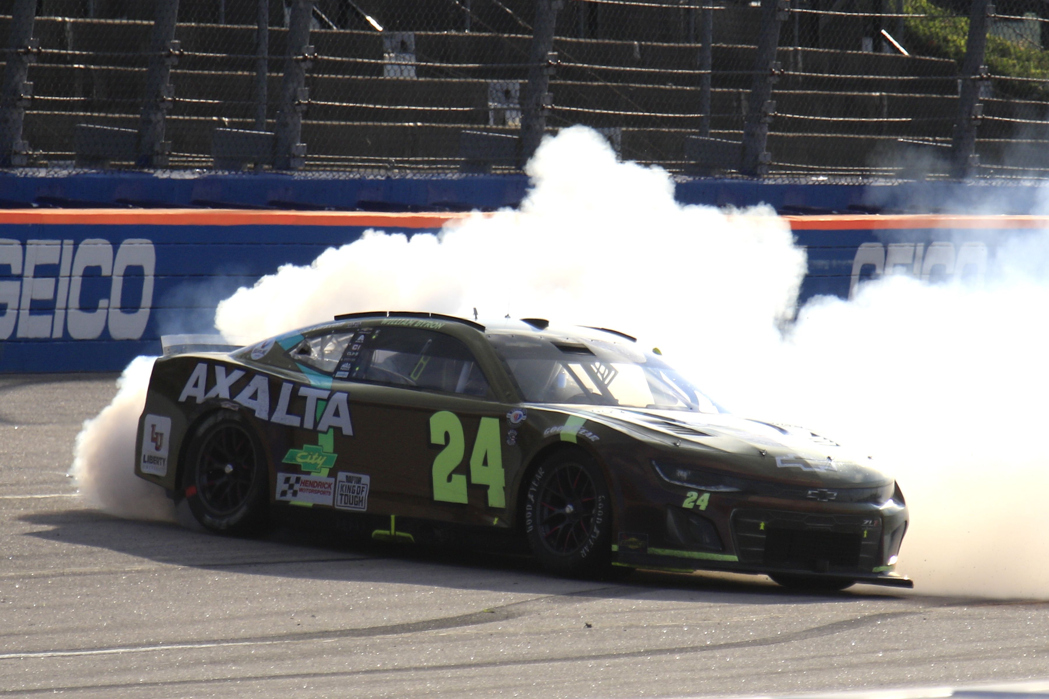 William Byron speaks on Ryan Blaney's car handling the wreck at