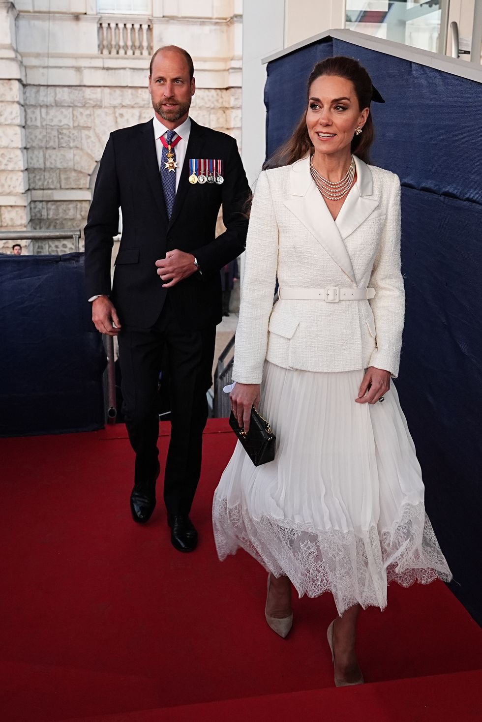 the king and the queen attend concert to mark the 80th anniversary of ve day