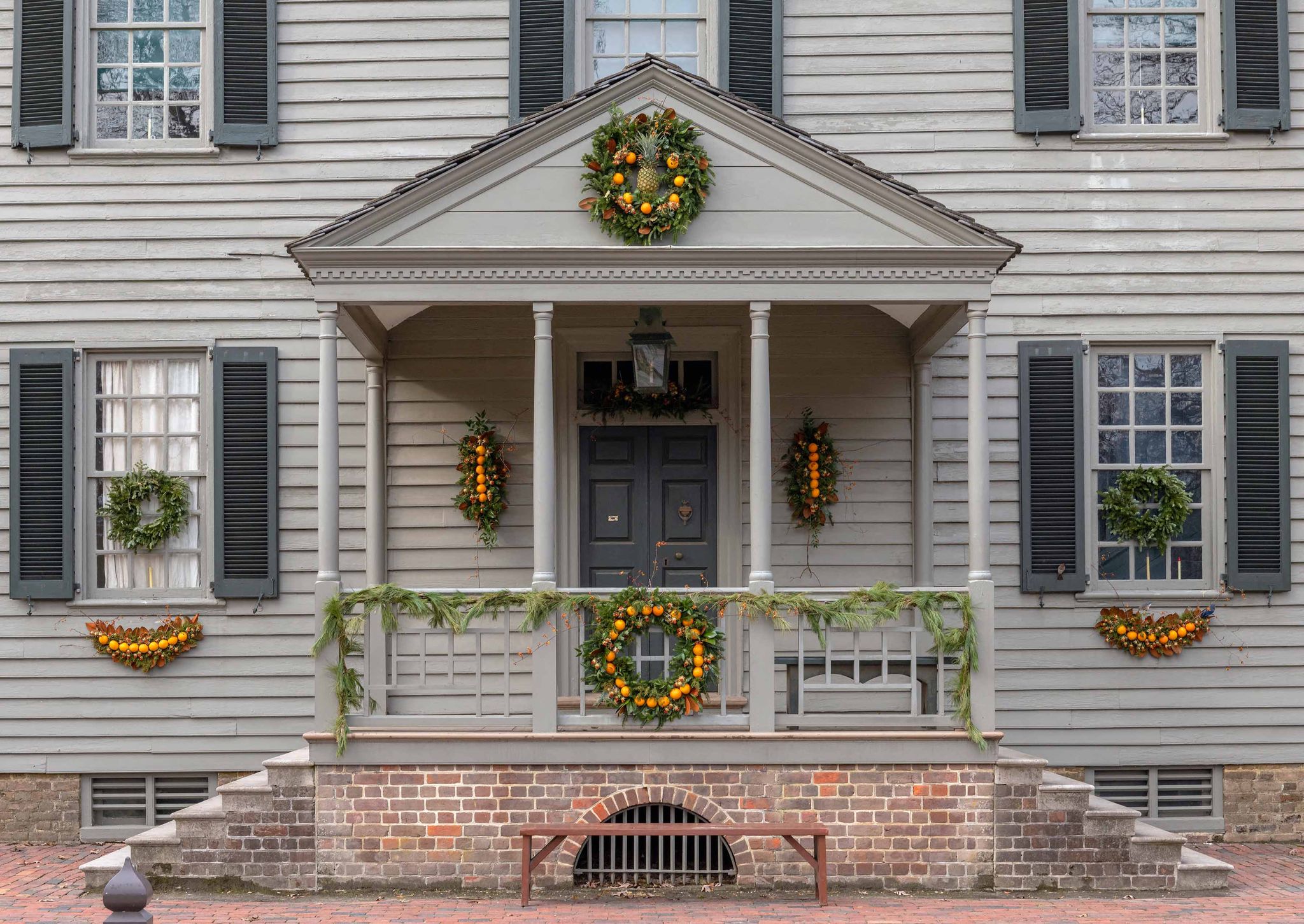 10 Vintage-Inspired Wreath Designs for an Old-Fashioned Holiday