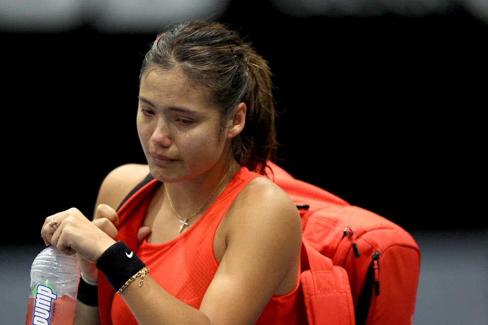 emma raducanu cries after sustaining injury in 2023