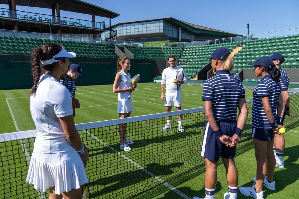 hrh the princess of wales and wimbledon champion roger federer playing tennis on no3 court held at the all england lawn tennis club, wimbledon thursday 08062023 credit aeltcthomas lovelock