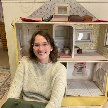 Kia Hayes poses with her family's 111 year old dollhouse built by her great great grandfather kia hayes poses with her family's 111 year old dollhouse built by her great great grandfather