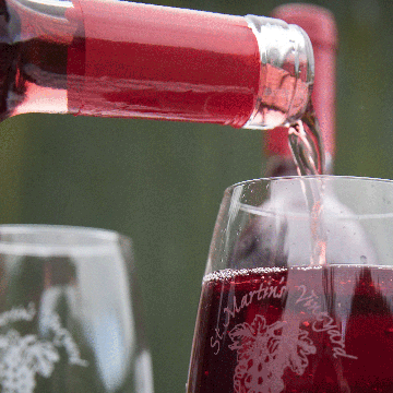 Drink, Kalimotxo, Glass, Cranberry juice, Wine, Grape juice, Bottle, Wine cocktail, Alcohol, Red wine, 