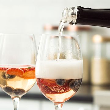 Drink, Wine glass, Alcoholic beverage, Stemware, Champagne stemware, Alcohol, Wine, Champagne cocktail, Wine cocktail, Cocktail, 