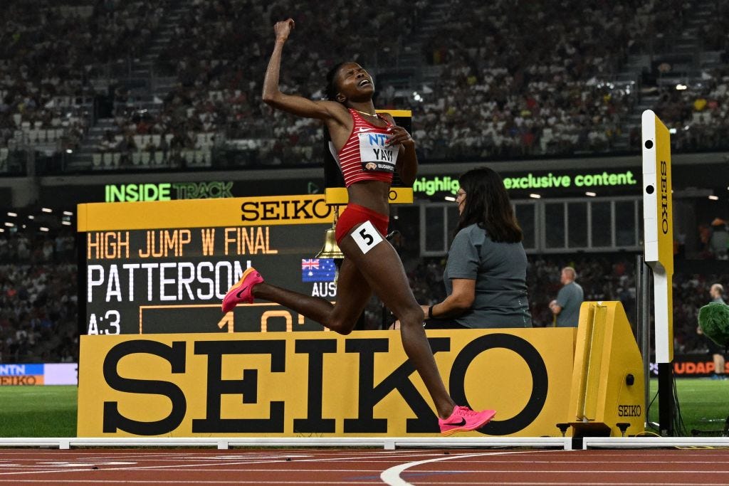 Nuevo ritmo de carrera para Femke Bol durante los obstáculos de