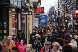 Consumers In The Christmas Eve Retail Rush