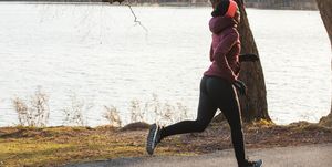 Water, Running, Jogging, Outdoor recreation, Recreation, Winter, Tree, Morning, Exercise, Grass, 