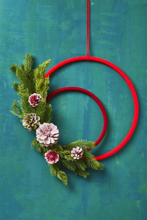 embroidery hoop wreath