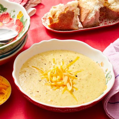 slow cooker broccoli cheese soup with bread