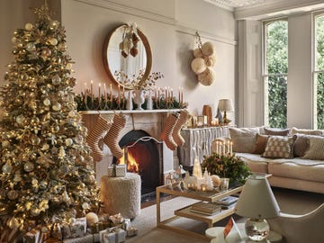how to decorate a christmas tree