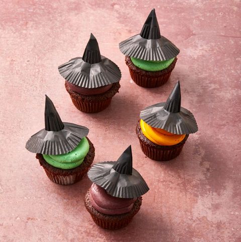 cupcakes with witch hats on top