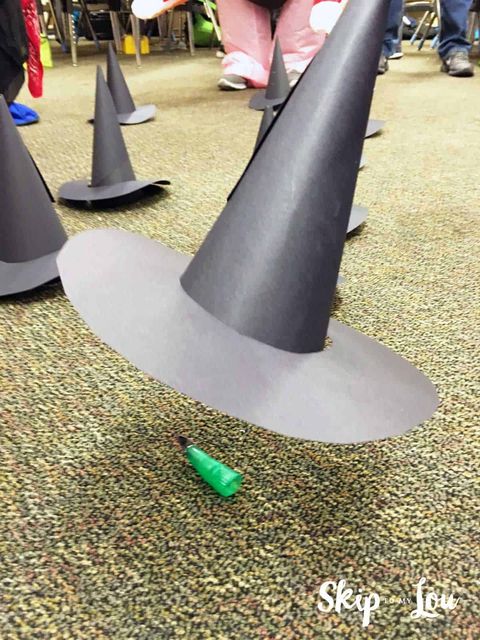 witch hat halloween games