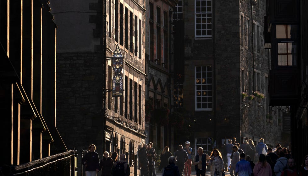 the royal mile witchery building lit up photograph david cheskin092021