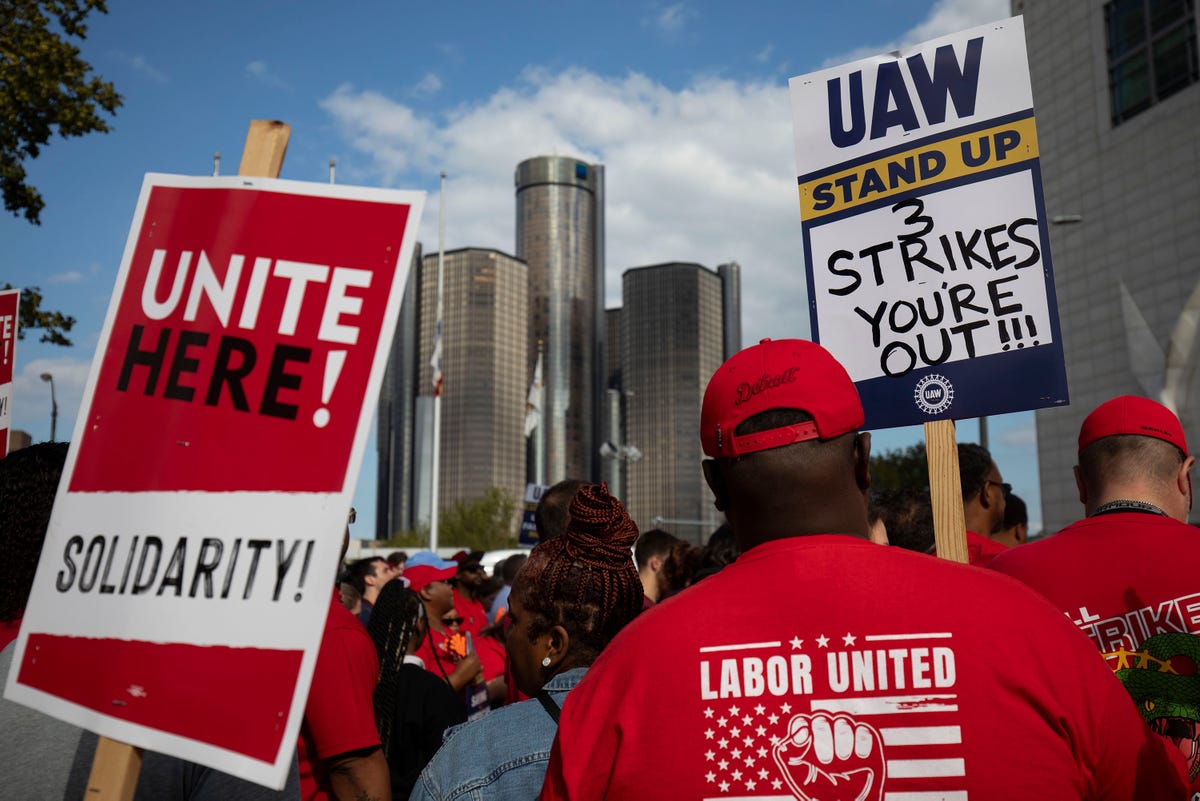 UAW and GM Reportedly Reach Tentative Agreement