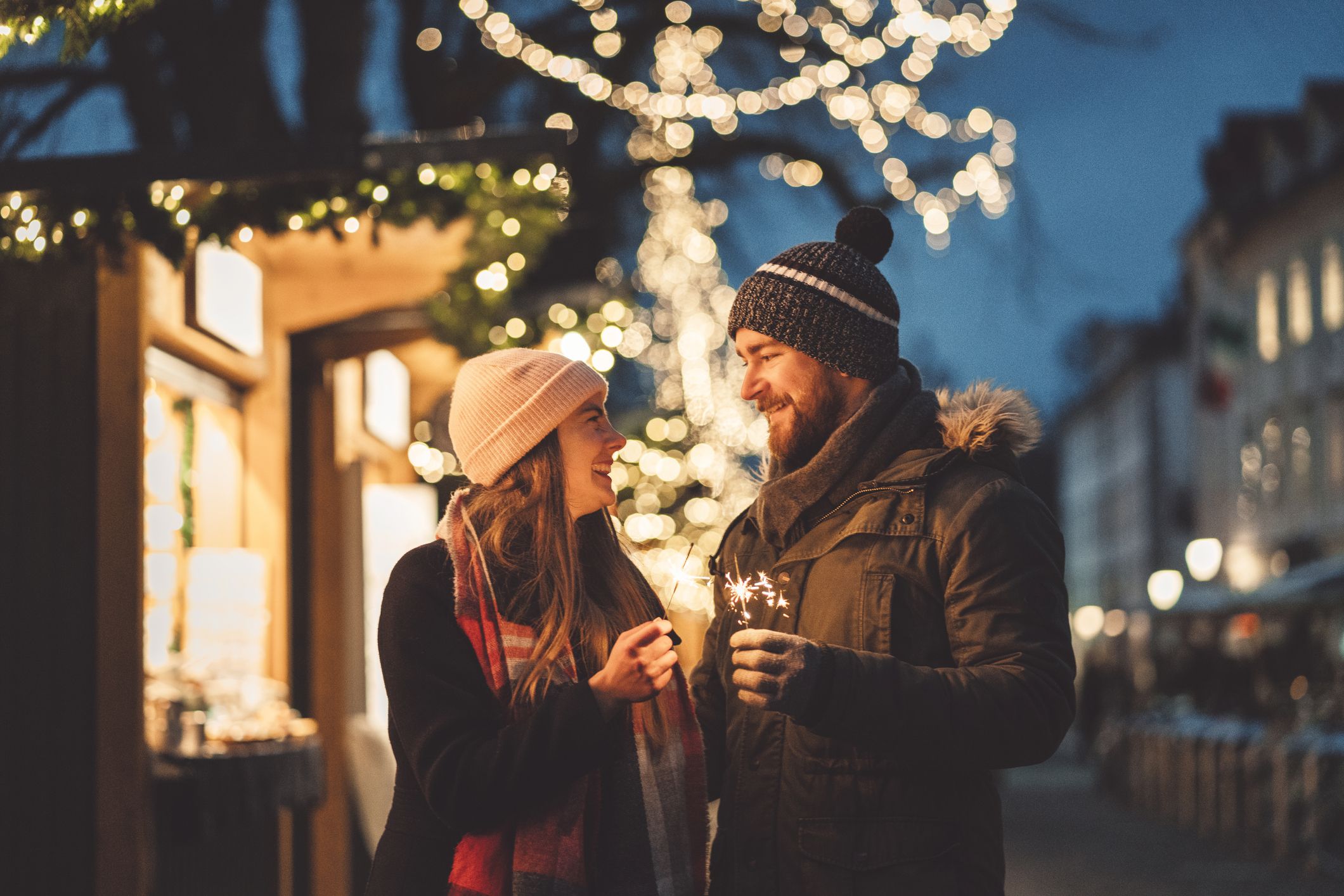 27 Winter Date Ideas - Fun and Cheap Winter Dates for Couples
