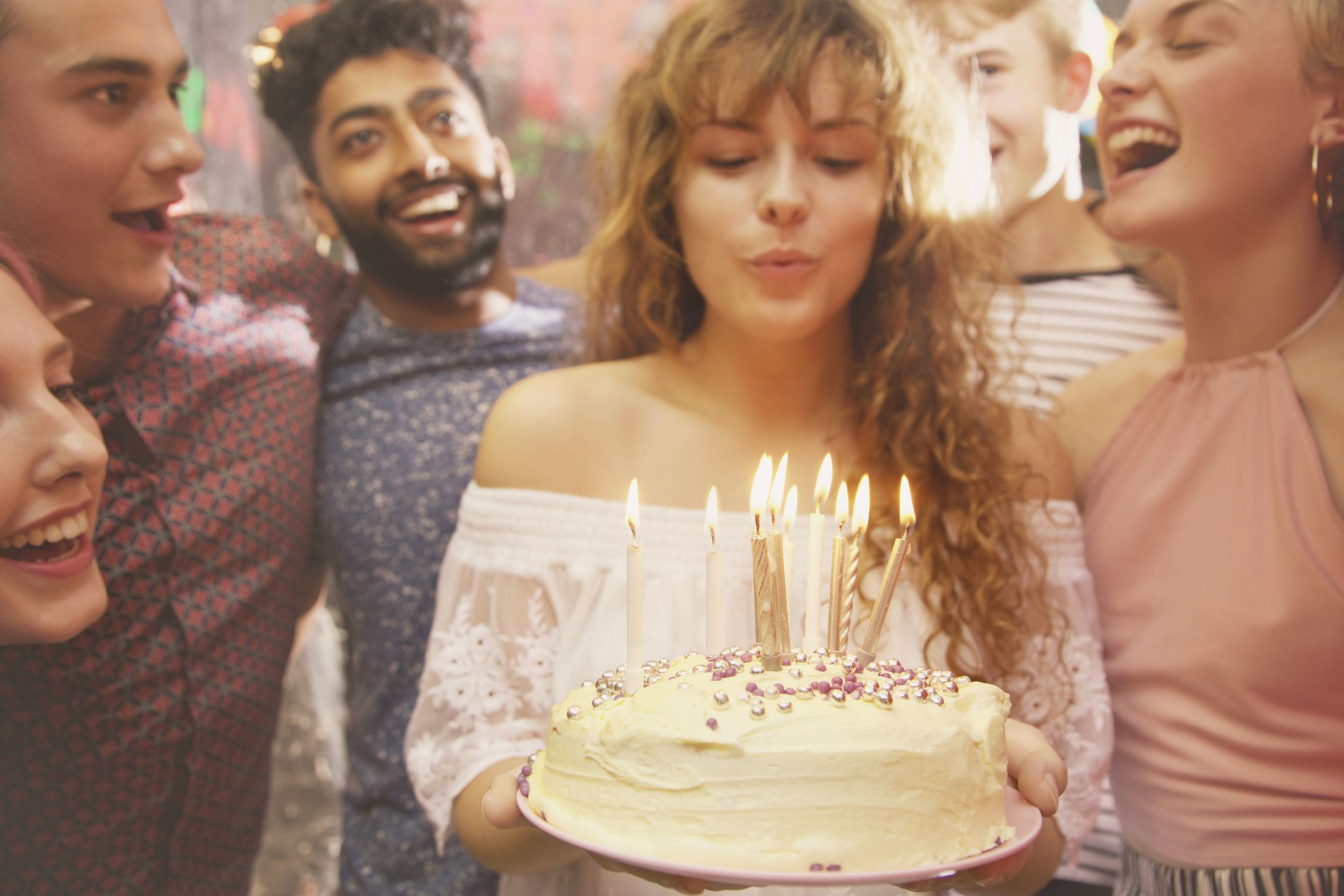 A Therapist Explains Why Narcissists Are Obsessed With Birthdays