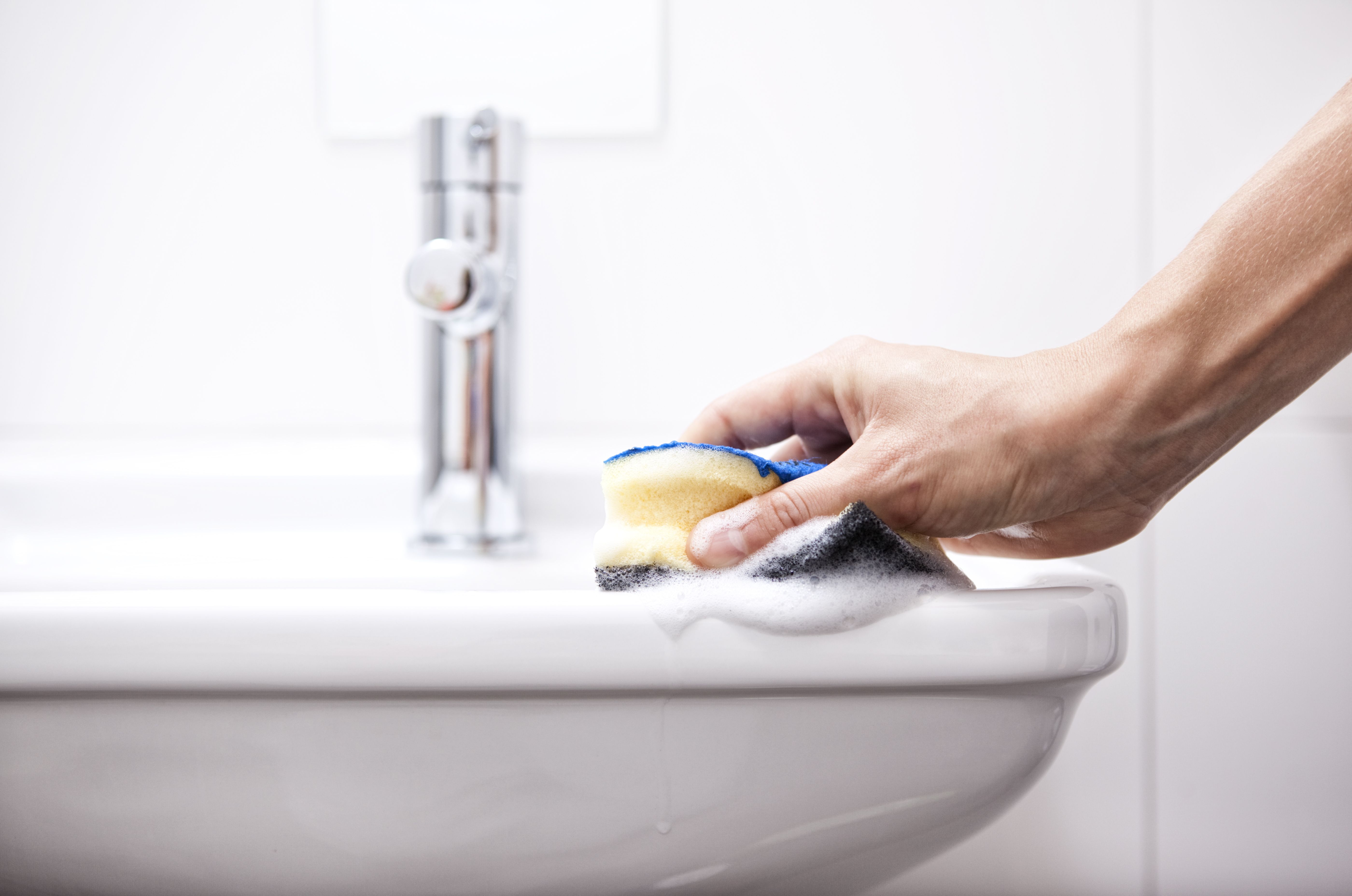 How to Clean a Bathroom Sink