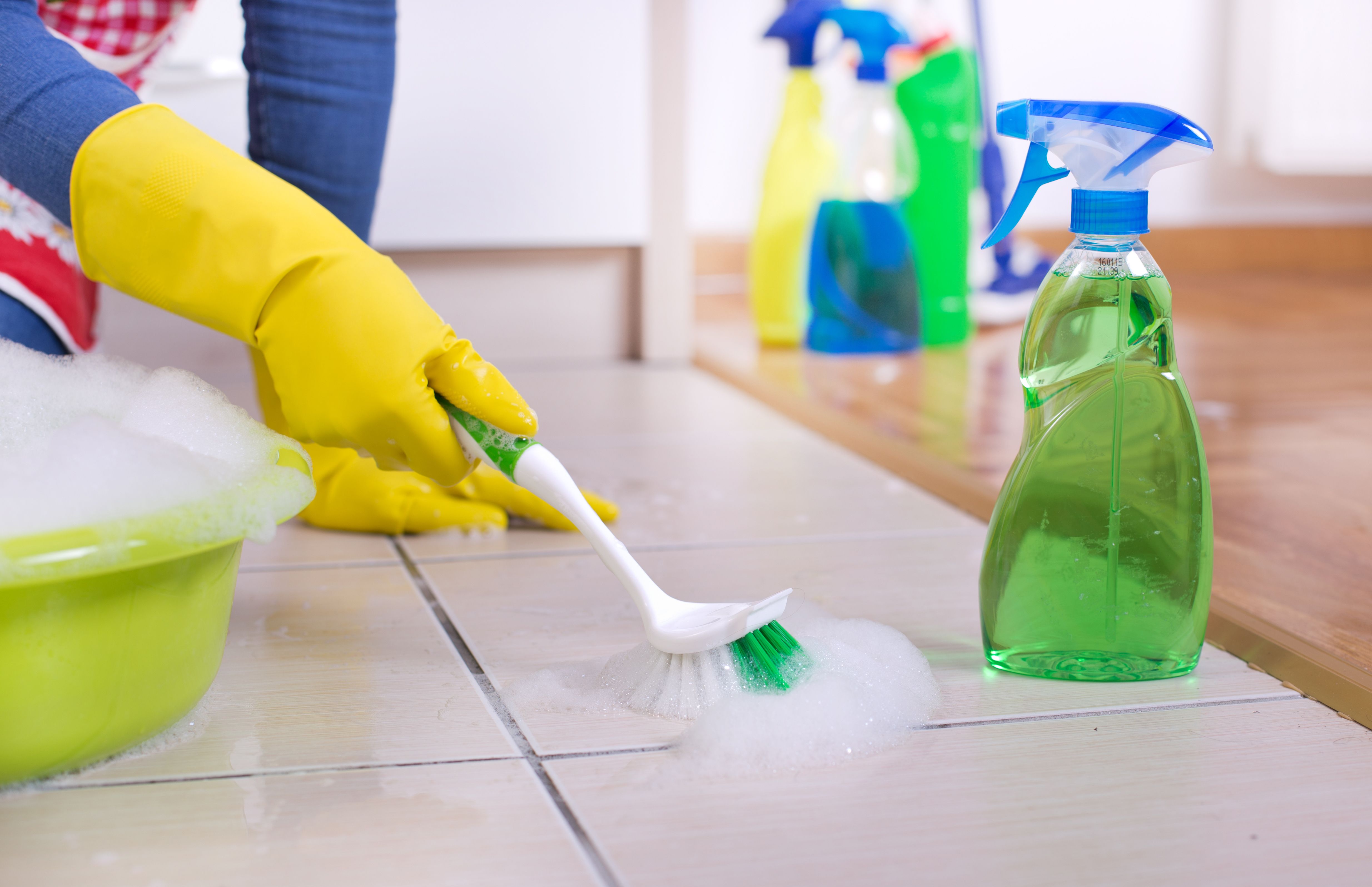 Mopping tile deals floors