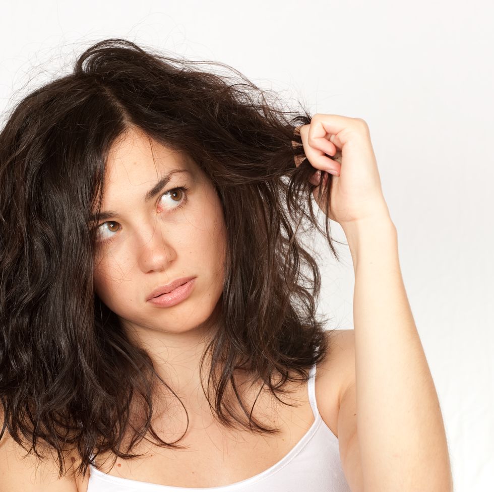 Celebrity Hairstyle Idea: How to Get Messy Wavy Hair Like Freida